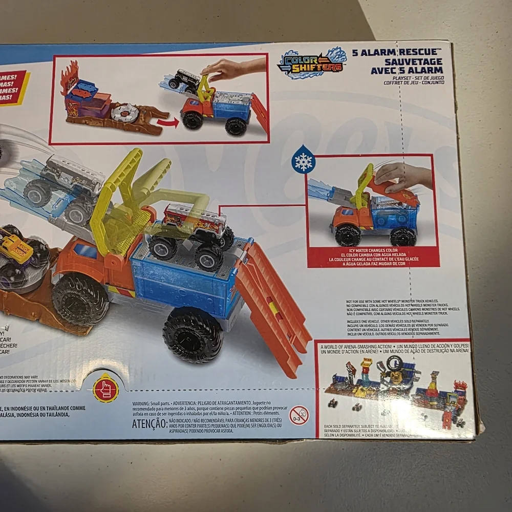 Hot Wheels Monster Trucks Arena Smashers Color Shifters 5 Alarm Rescue NEW Box